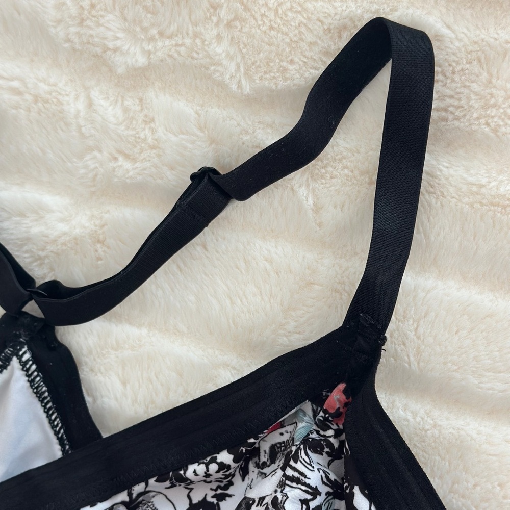 Bralette - Picture 10 of 11